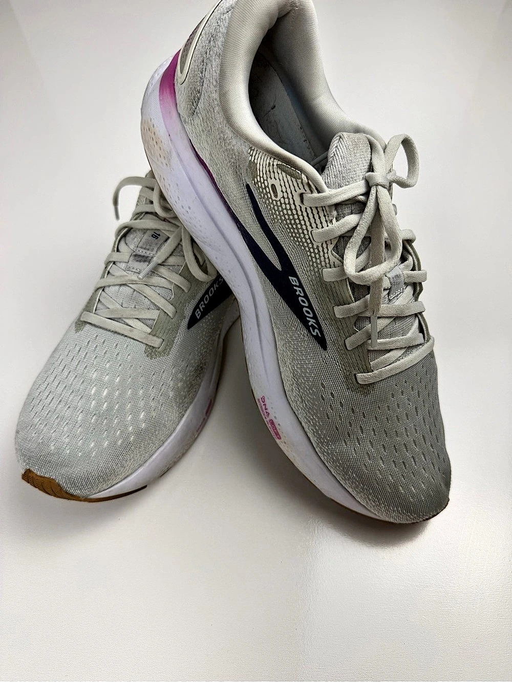 Brooks Ghost 16 Women’s Size 13 Gray Pink Running Shoes Sneakers